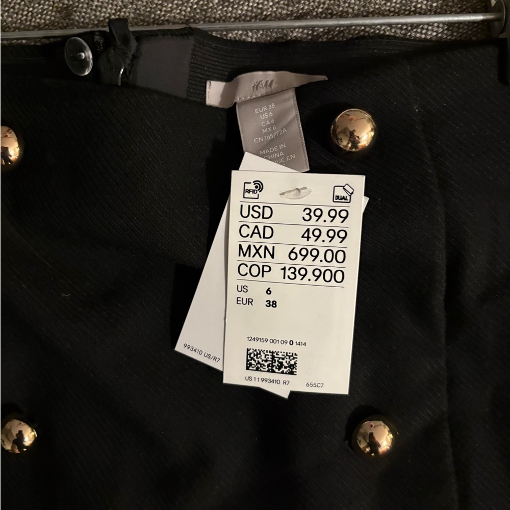 Button-Front Mini Skirt H&M - Picture 3 of 4